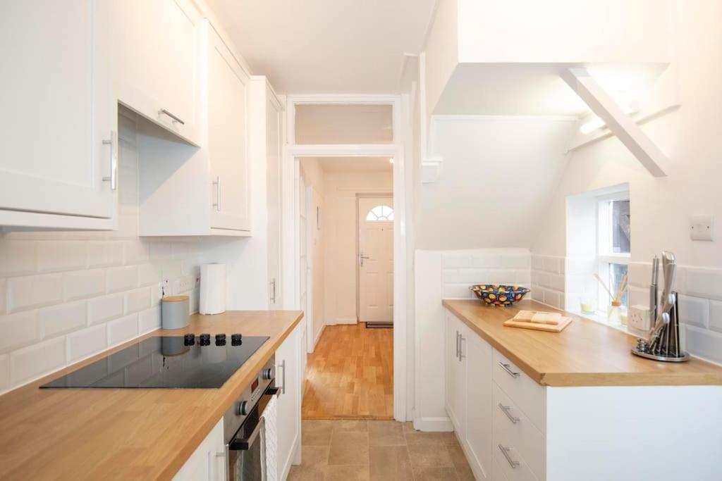 3 Bed House/Garden/Wi-Fi/Parking/Central Location Villa Guildford Exterior photo