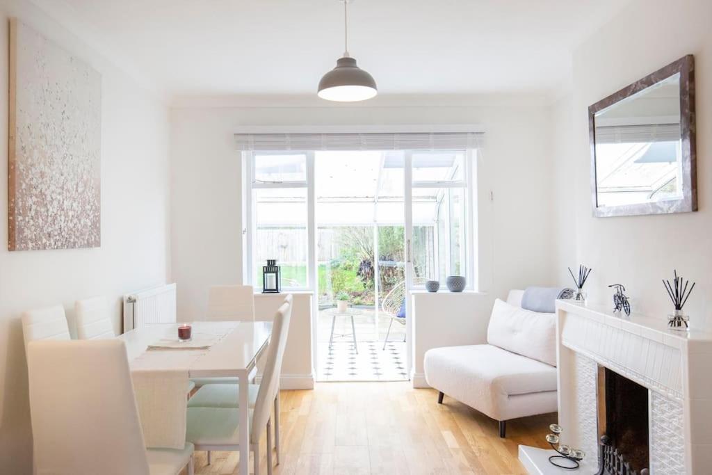 3 Bed House/Garden/Wi-Fi/Parking/Central Location Villa Guildford Exterior photo